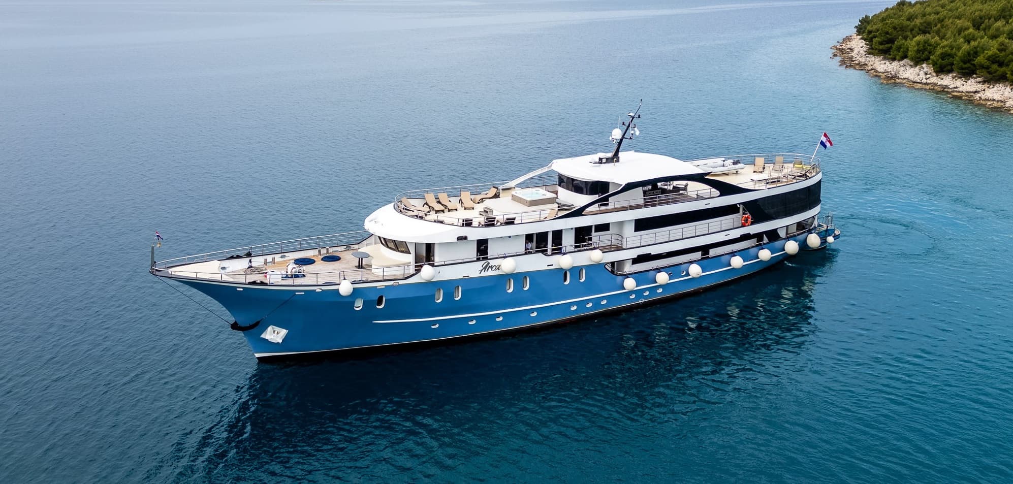 Deluxe Boats
